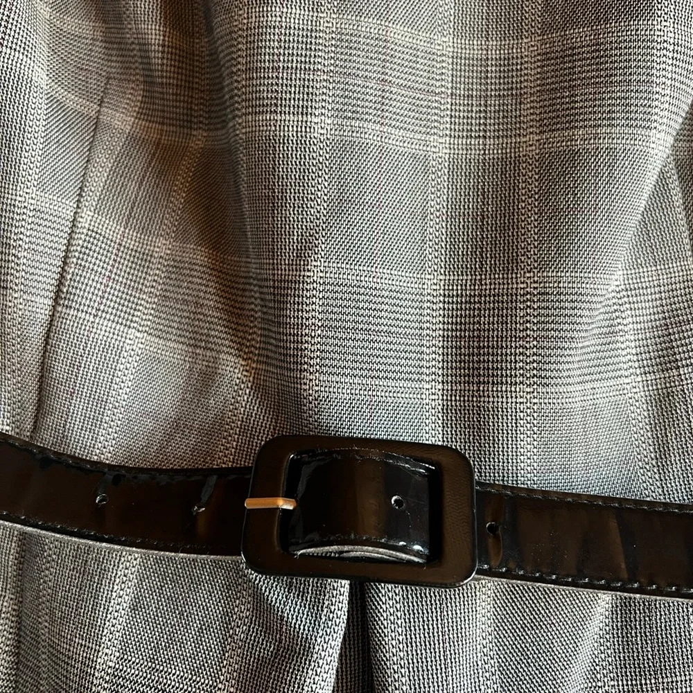 Women’s size 6 Dress Barn dress. - Picture 2 of 4